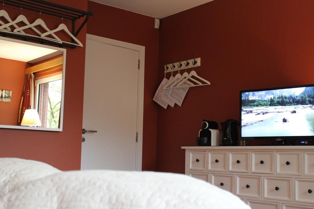 Green Hill Guest House And Apartment Оверейсе Номер фото